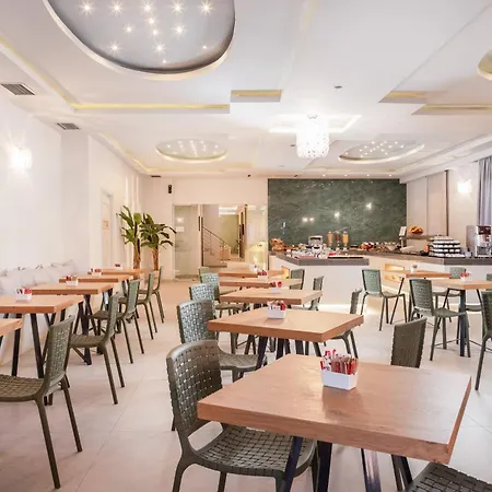 扎金索斯岛卡拉马基海滩酒店 3*